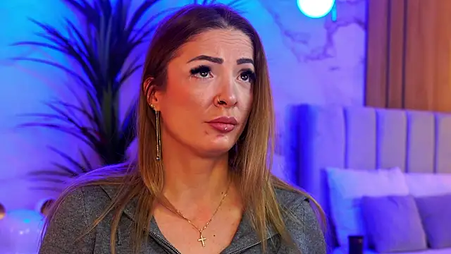 Izabellle02 online show from 23, 12, 2025