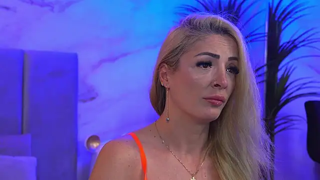 Izabellle02 online show from 9, 4, 2026