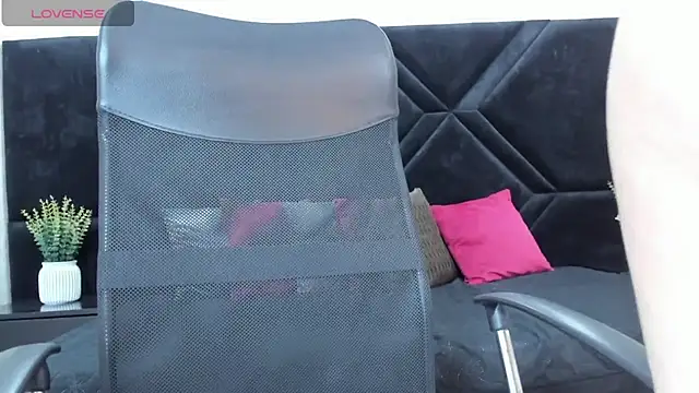 Dantzel  online show from 9, 2, 2026