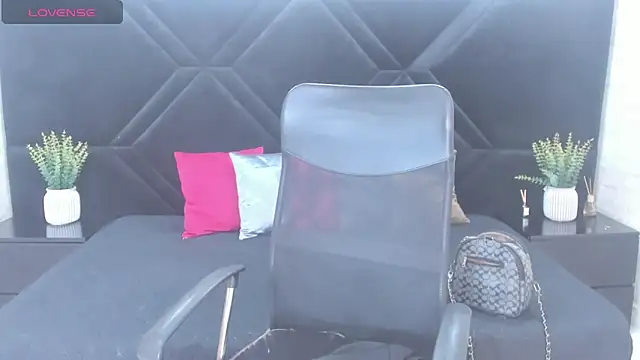 Dantzel  online show from 9, 3, 2026