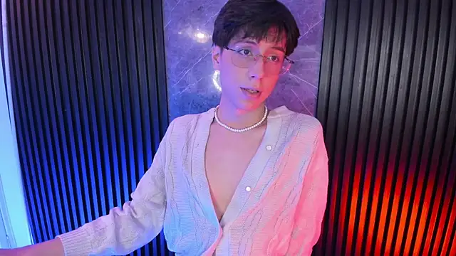 luixdust  online show from 4, 12, 2025