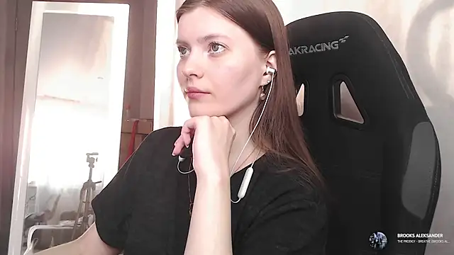 cute elfy  online show from 21, 9, 2025