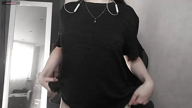 cute elfy  online show from 23, 9, 2025