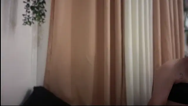 Snapshot of Yoursexy_adriana chatting on 21, 5, 2026 Yoursexy adriana online show from 21, 5, 2026