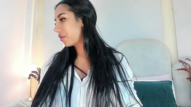 Snapshot of SalomeeBell chatting on 10, 11, 2025 SalomeeBell online show from 10, 11, 2025