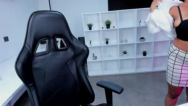 megan bigboobs  online show from 5, 11, 2025