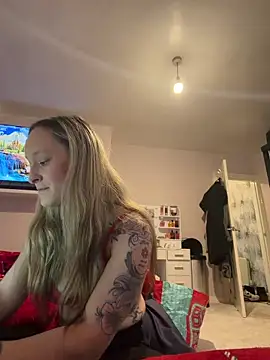 LucyRoseMae online show from 2, 2, 2026