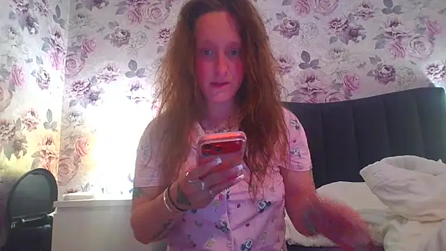 LucyRoseMae online show from 18, 6, 2026