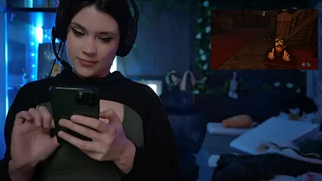 Snapshot of littlelune chatting on 7, 1, 2026 littlelune online show from 7, 1, 2026