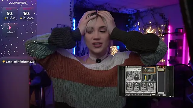 Snapshot of littlelune chatting on 17, 11, 2025 littlelune online show from 17, 11, 2025