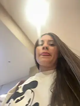 Isabella21  online show from 10, 11, 2025