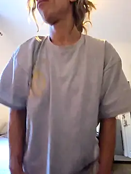 Snapshot of Miss_J888 chatting on 26, 10, 2025 Miss J888 online show from 26, 10, 2025