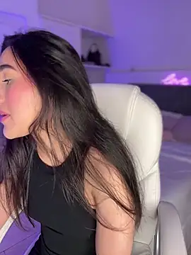 julieta jhonss online show from 2, 3, 2026