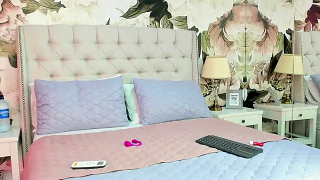 Snapshot of MaddyMay_ chatting on 29, 11, 2025 MaddyMay online show from 29, 11, 2025