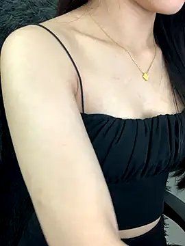 Snapshot of JennyQueen18 chatting on 14, 11, 2025 JennyQueen18 online show from 14, 11, 2025