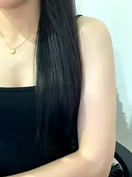 Snapshot of JennyQueen18 chatting on 13, 11, 2025 JennyQueen18 online show from 13, 11, 2025