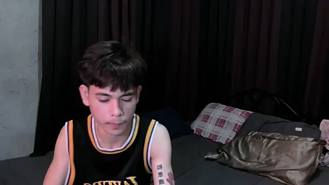 hotfreshdior online show from 18, 4, 2026