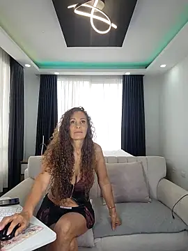 Snapshot of evasweett__ chatting on 6, 5, 2026 evasweett online show from 6, 5, 2026