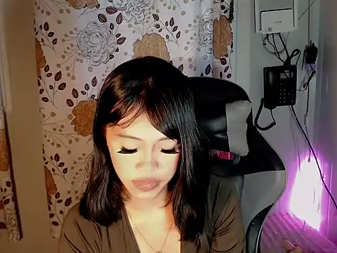 Snapshot of urcurlydiva chatting on 10, 4, 2026 urcurlydiva online show from 10, 4, 2026