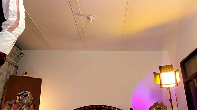 Snapshot of nonbinaryangel chatting on 28, 5, 2026 nonbinaryangel online show from 28, 5, 2026