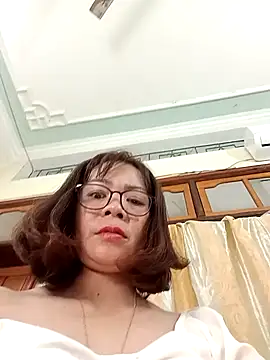 Snapshot of Mizzu-mi chatting on 19, 10, 2025 Mizzu-mi online show from 19, 10, 2025