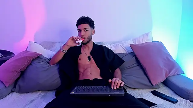 Snapshot of Thiagoferreti chatting on 8, 6, 2026 Thiagoferreti online show from 8, 6, 2026