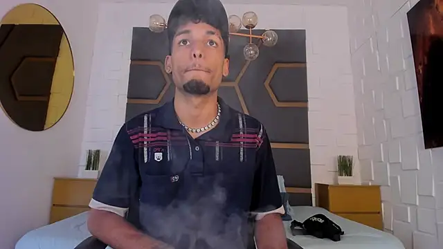 Thiagoferreti online show from 8, 11, 2025