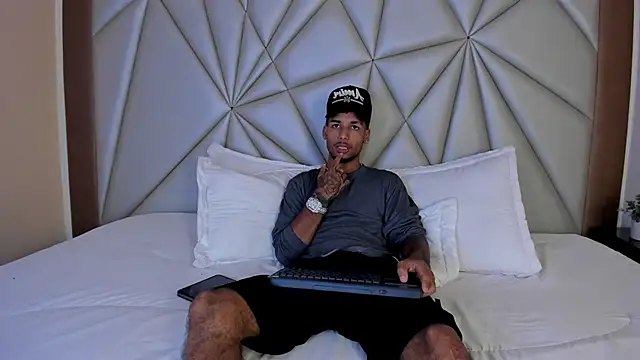 Thiagoferreti online show from 3, 11, 2025