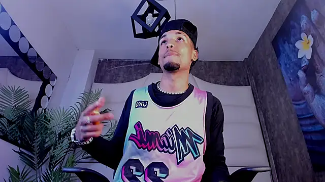 Thiagoferreti online show from 11, 11, 2025