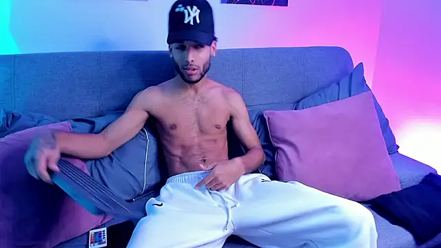 Thiagoferreti online show from 7, 7, 2026