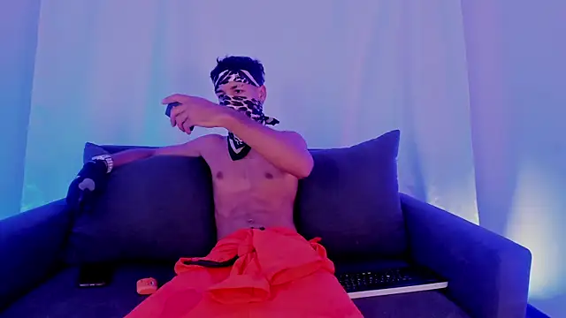 Thiagoferreti online show from 6, 11, 2025