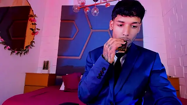 Thiagoferreti online show from 4, 12, 2025