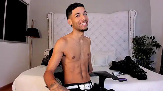 Thiagoferreti online show from 23, 2, 2026