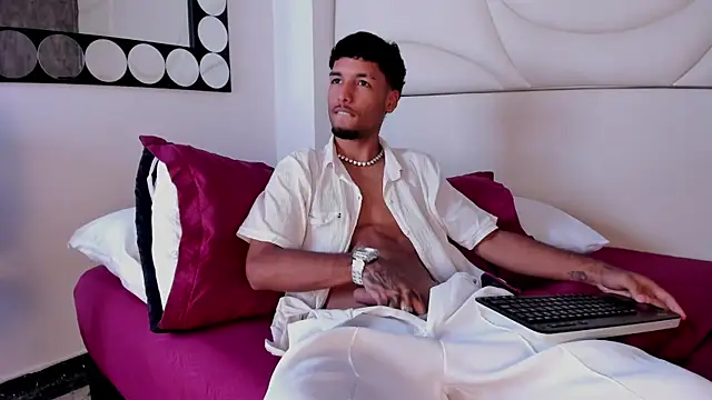 Thiagoferreti online show from 10, 11, 2025