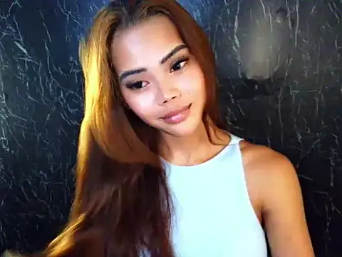 Snapshot of ur_holly_lexie chatting on 4, 12, 2025 ur holly lexie online show from 4, 12, 2025