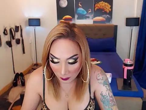 Allysonevanns online show from 12, 9, 2025