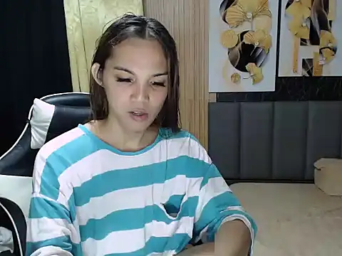 Raffa ella69 online show from 5, 11, 2025