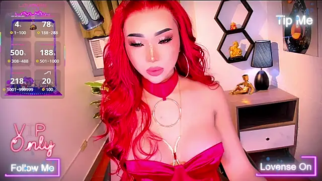 TriciaCumLoader online show from 12, 4, 2026