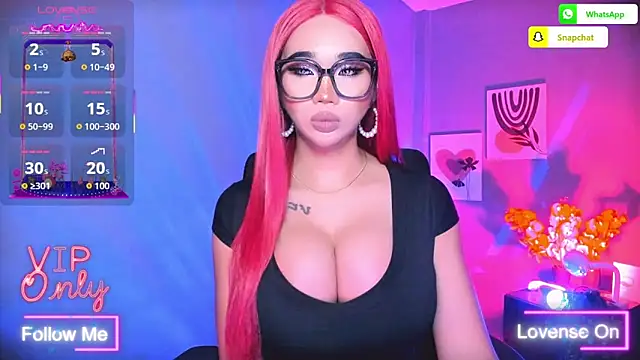 TriciaCumLoader online show from 2, 3, 2026