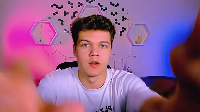 Snapshot of lucas_long_ chatting on 11, 11, 2025 lucas long online show from 11, 11, 2025