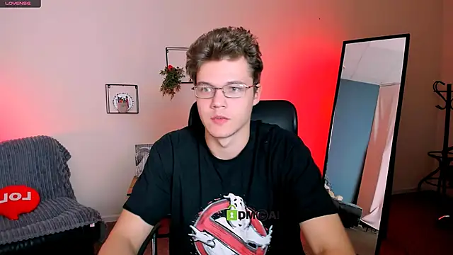 Snapshot of lucas_long_ chatting on 28, 9, 2025 lucas long online show from 28, 9, 2025