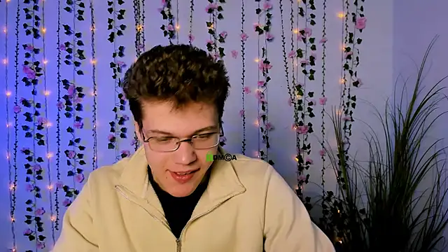 Snapshot of lucas_long_ chatting on 17, 9, 2025 lucas long online show from 17, 9, 2025