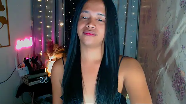 Lorainnelustts online show from 13, 2, 2026