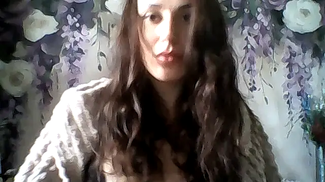 Snapshot of Qinini chatting on 21, 11, 2025 Qinini online show from 21, 11, 2025