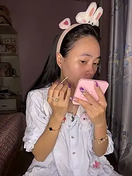 Snapshot of Dau-Tayy chatting on 8, 10, 2025 Dau-Tayy online show from 8, 10, 2025