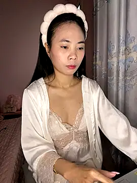 Snapshot of Dau-Tayy chatting on 25, 11, 2025 Dau-Tayy online show from 25, 11, 2025