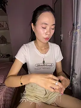 Snapshot of Dau-Tayy chatting on 18, 10, 2025 Dau-Tayy online show from 18, 10, 2025