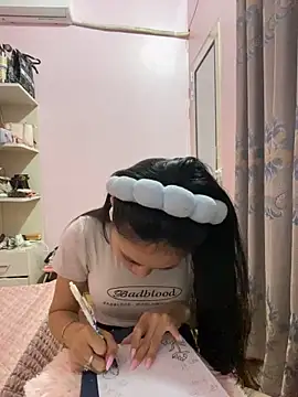 Snapshot of Dau-Tayy chatting on 12, 11, 2025 Dau-Tayy online show from 12, 11, 2025