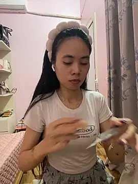 Snapshot of Dau-Tayy chatting on 26, 10, 2025 Dau-Tayy online show from 26, 10, 2025