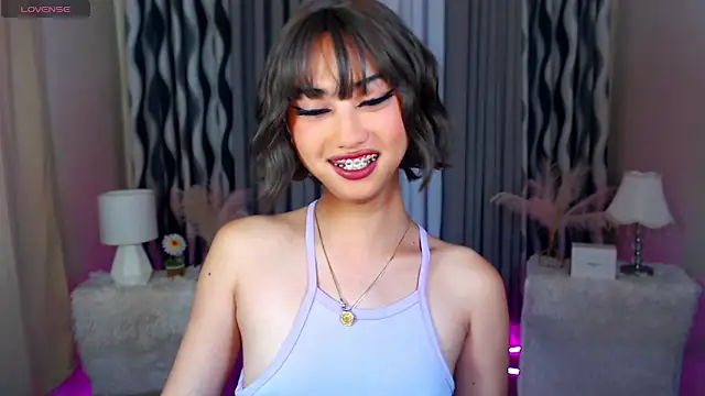 Kiah Wyatt online show from 7, 11, 2025